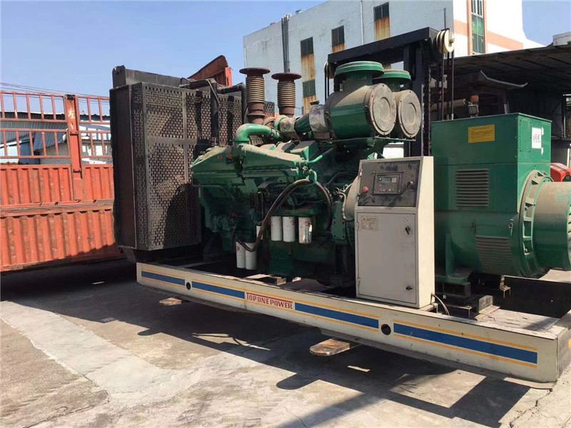 石景山如何判断柴油发电机组的机油温度是否达到了合适的预热温度？